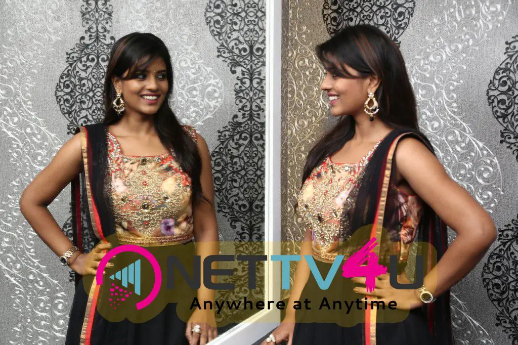 photos of actress aishwarya rajesh at 56 essensuals salon launch  15
