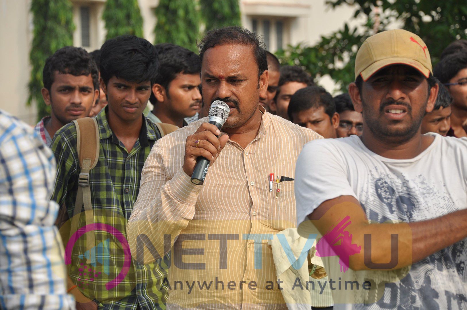  Rendaksharaalu Telugu Movie Working Stills Telugu Gallery