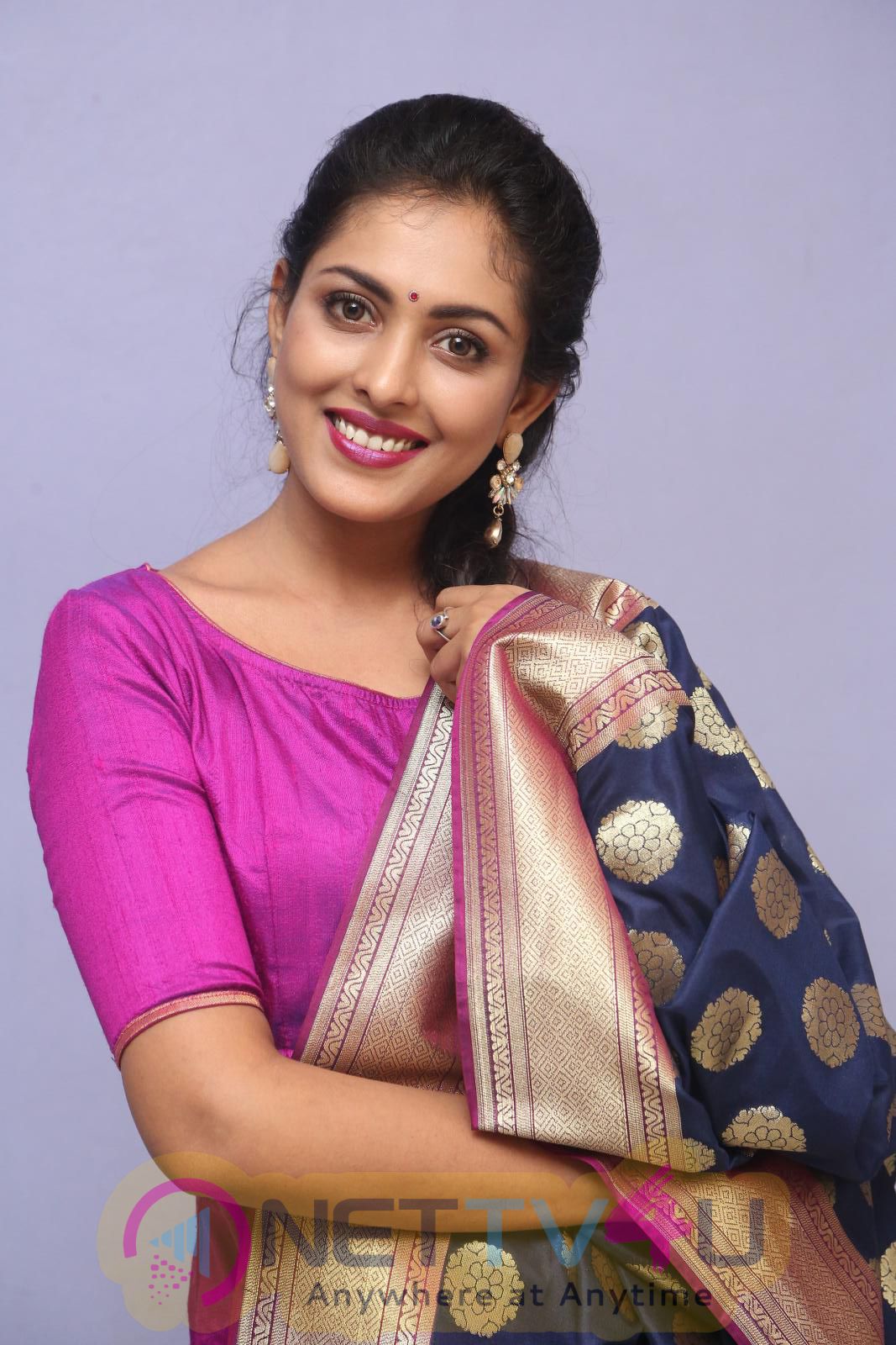  Telugu Actress Madhu Shalini Gallery Image Clips  Telugu Gallery