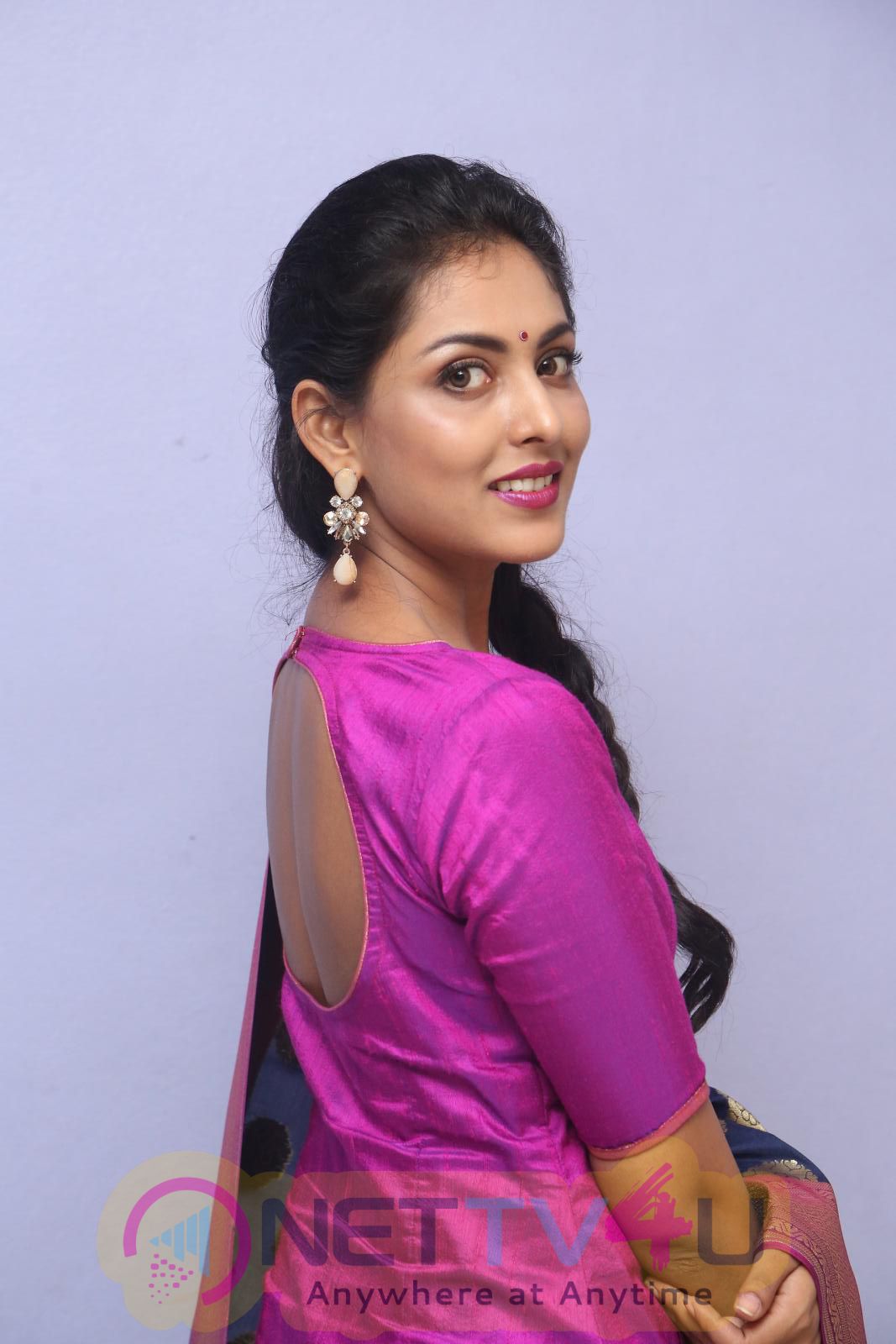  Telugu Actress Madhu Shalini Gallery Image Clips  Telugu Gallery