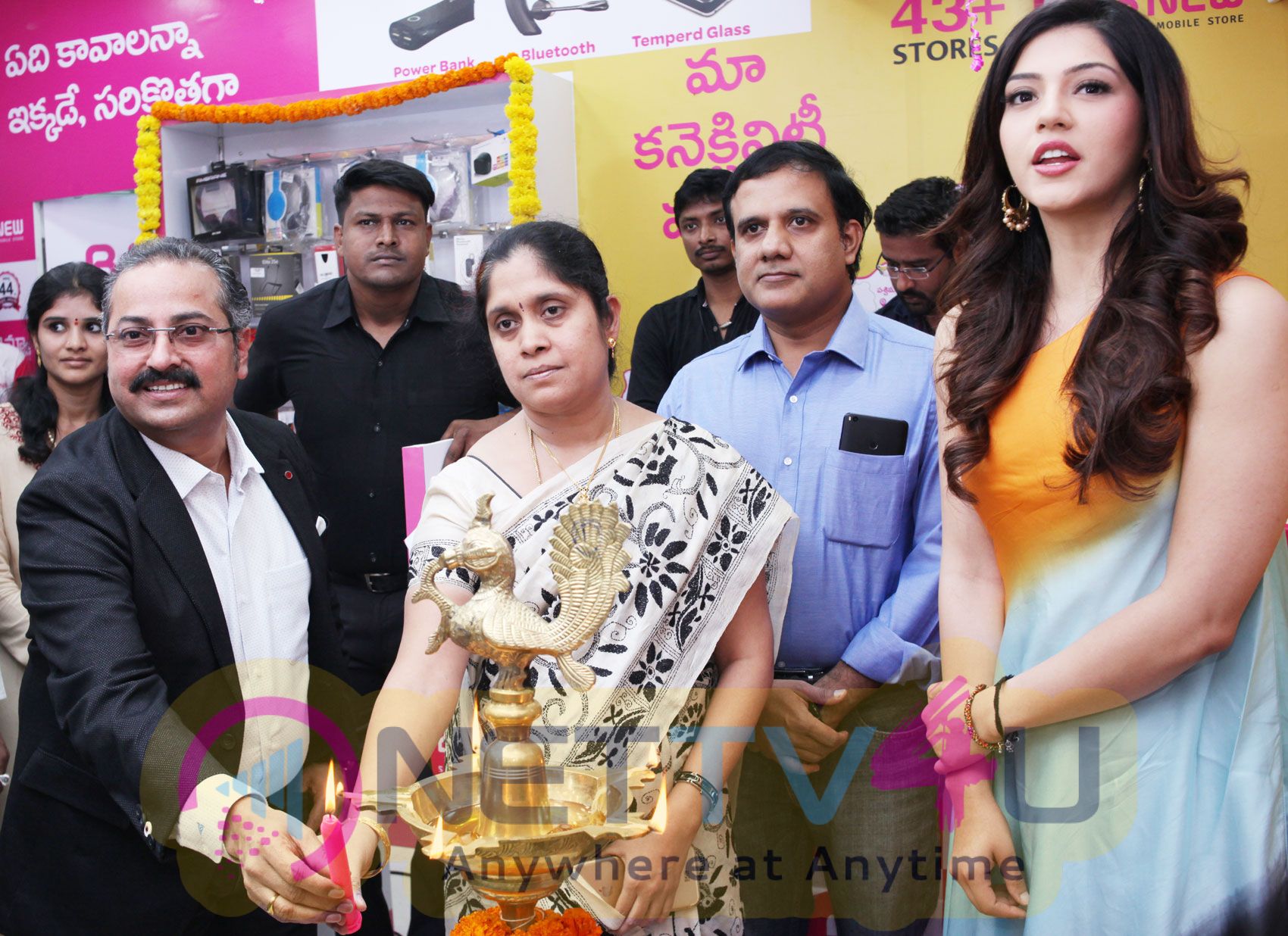 Actress Mehrene Kaur Pirzada Launch B New Mobile Store In Adoni Stills Telugu Gallery