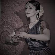 Amna Mawaz Khan Urdu Dancer