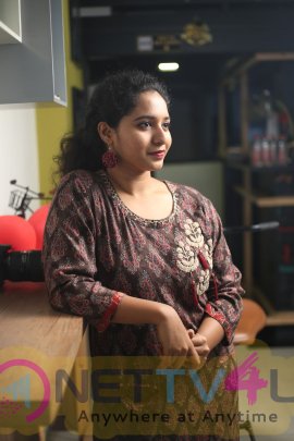 RJ Mirchi Saru Exclusive Interview Pics Tamil Gallery