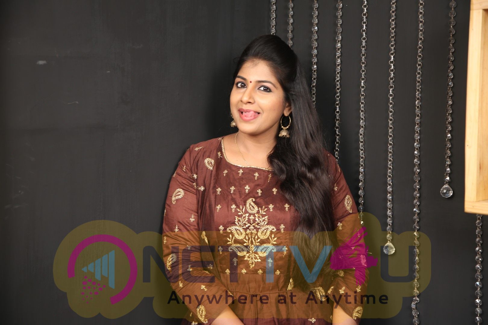 VJ Toshila Umashankar Exclusive Interview Stills Tamil Gallery