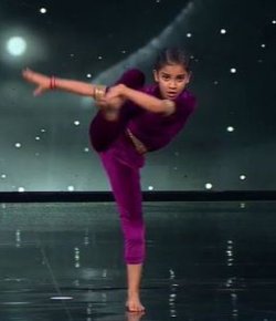 Arshiya Sharma Hindi Contestant
