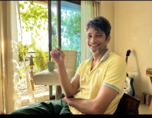 Neeraj Rajawat Hindi Lyricist