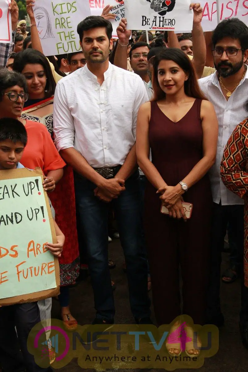 Ayanavaram Minor Girl Molestation Case Solidarity Protest By Students, Celebrities At ValluvarKottam 2018 Pics Tamil Gallery
