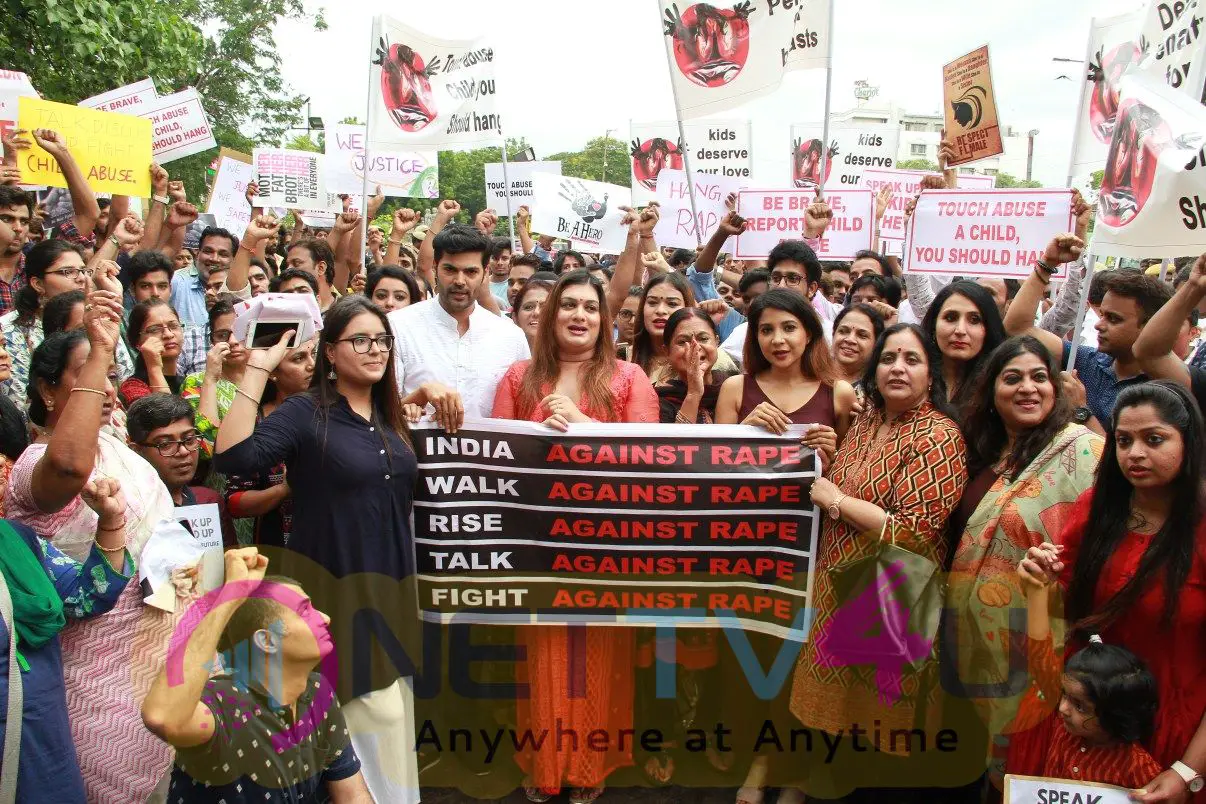 Ayanavaram Minor Girl Molestation Case Solidarity Protest By Students, Celebrities At ValluvarKottam 2018 Pics Tamil Gallery