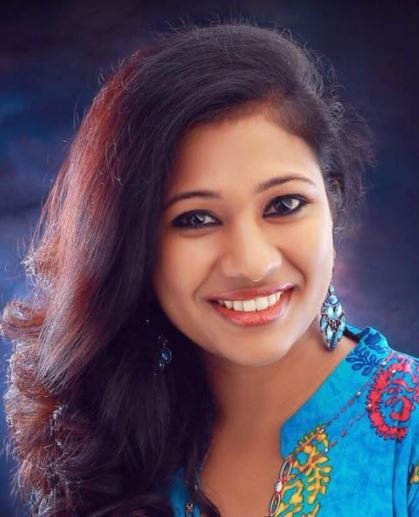 Tamil Singer Roshni Roopesh
