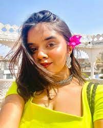 Hindi Youtuber Janvi Tiwari