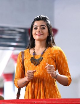 Actress Rashmika Mandanna Attractive Stills Kannada Gallery