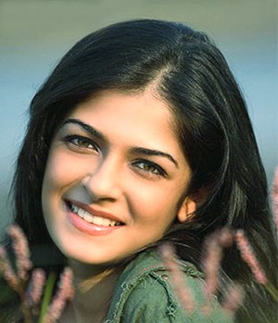 Telugu Movie Actress Isha Betwe