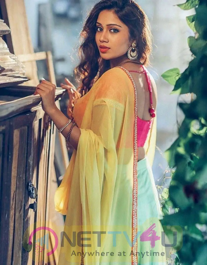 Actress Nivetha Pethuraj Cute Photos Tamil Gallery