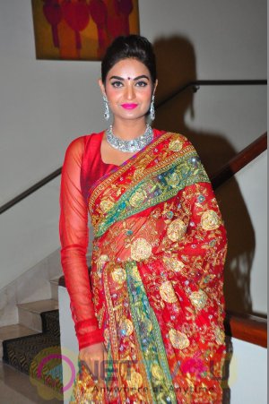 Model Sharon Fernandes Good Looking Images