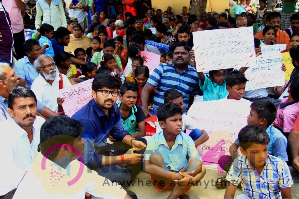 Abi Saravanan At Sterlite Protest Stills Tamil Gallery