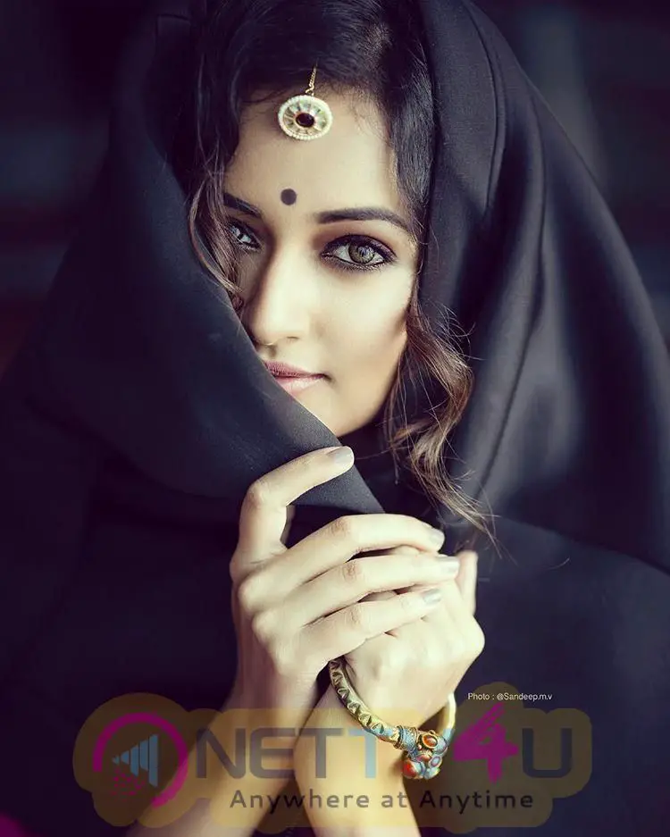 Actress Shanvi Srivastava Latest Hot Pics Telugu Gallery