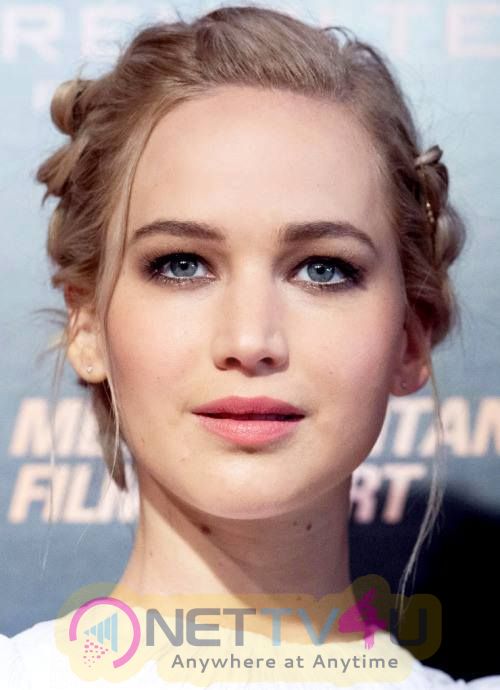 Actress Jennifer Lawrence Alluring Images English Gallery