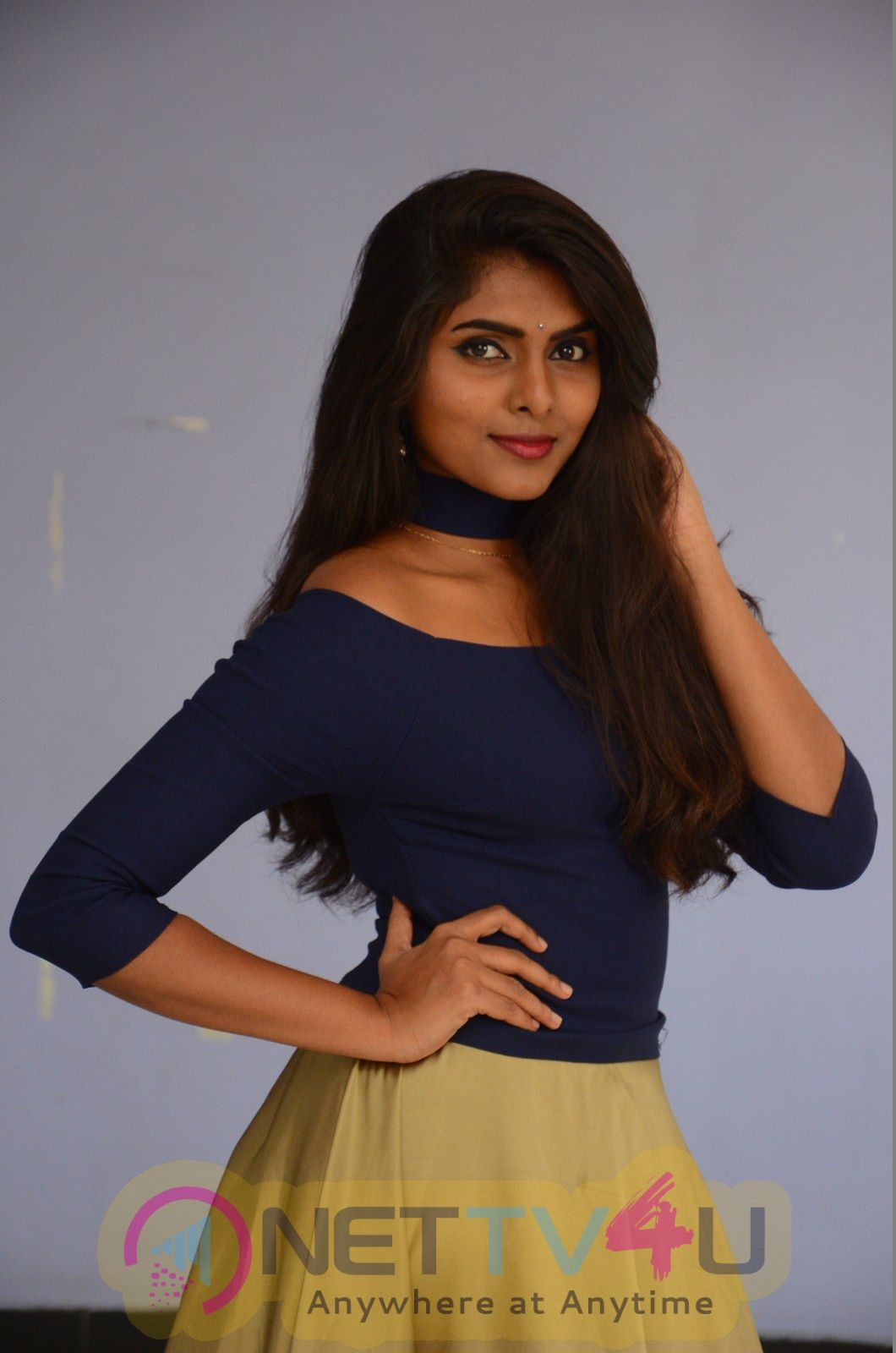 Actress  Aslesha Varma  Romantic Stills  Telugu Gallery