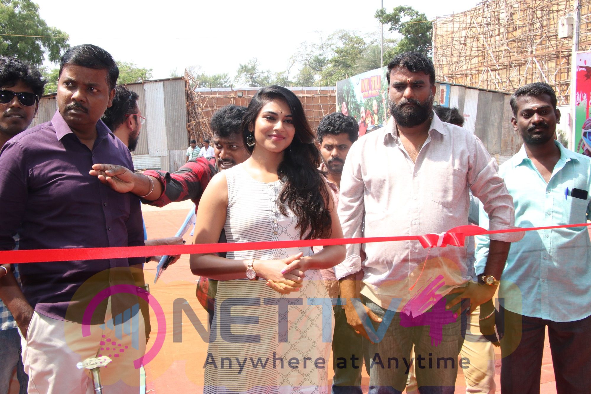 Actress Indhuja Inaugurated Water World Images Tamil Gallery