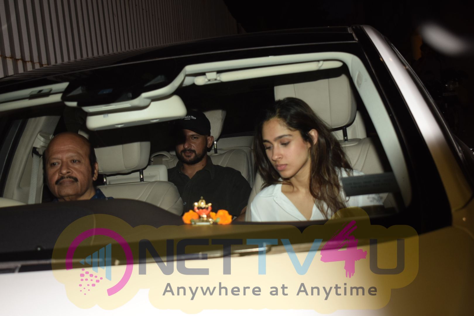 Hrithik Roshan Came To Sussanne Khan Home They Celebrated The Son's Birthday Hindi Gallery