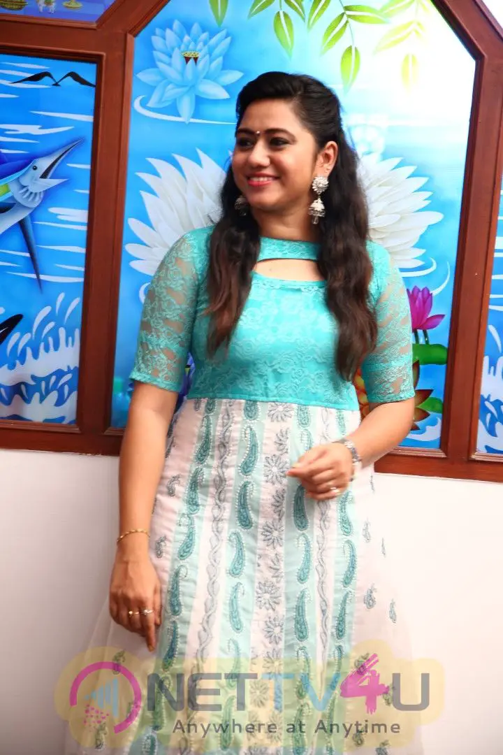 Actress Swetha Subramanian Exclusive Interview Pics Tamil Gallery