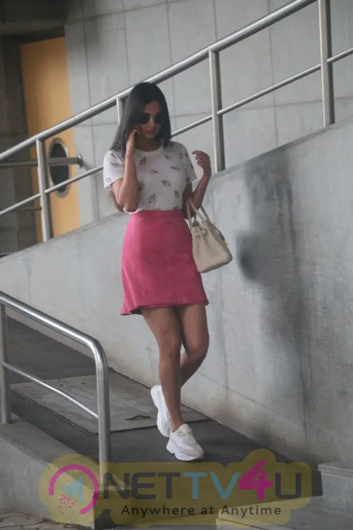 Sonal Chauhan Spotted At Pvr Juhu Beautiful Images Hindi Gallery