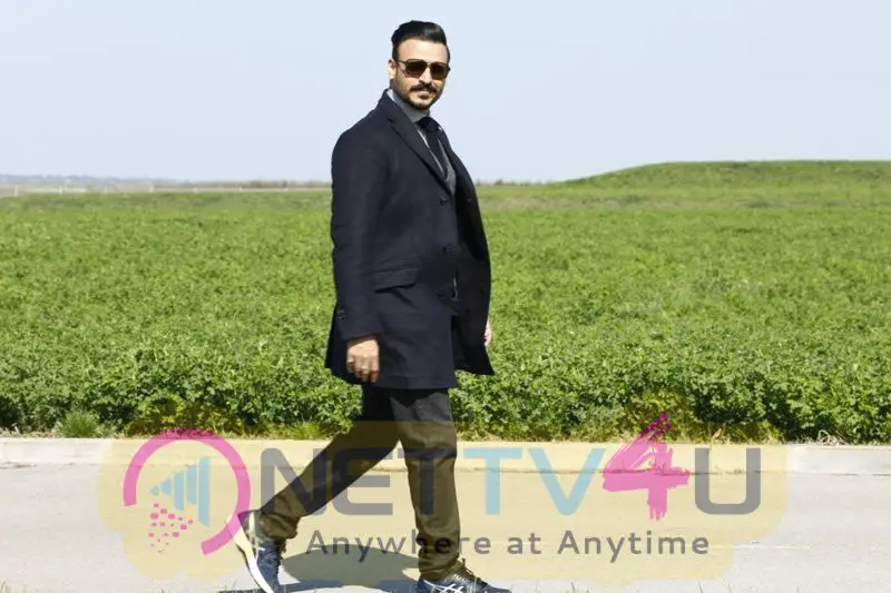 Actor Vivek Oberoi Exclusive Click At Vivegam Movie Tamil Gallery