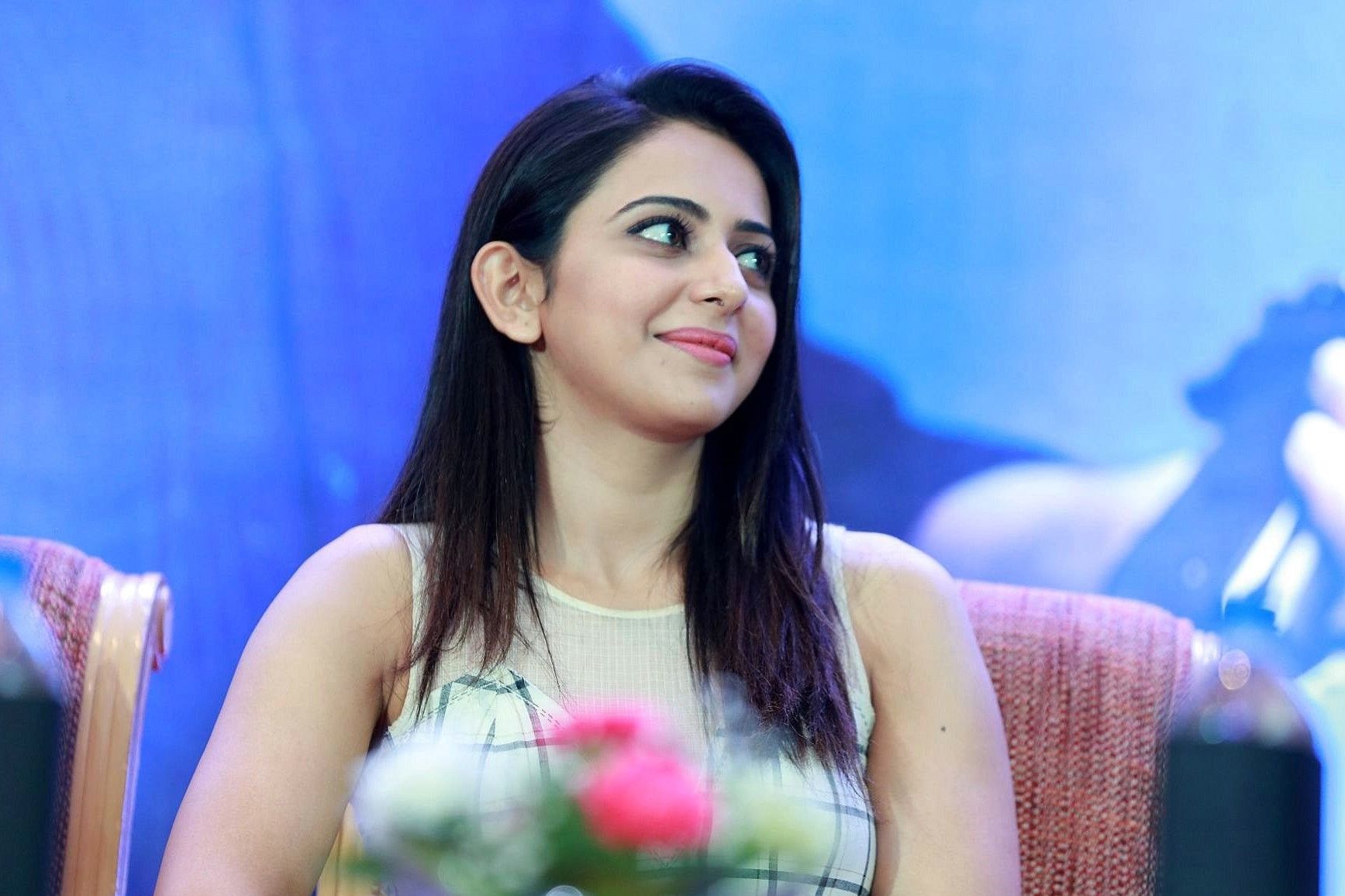 Actress Rakul Preet Singh Gorgeous Photos Telugu Gallery