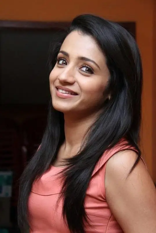 Actress Trisha Krishnan Cute Pics Tamil Gallery