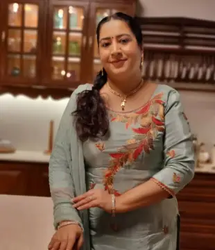 Hindi Actress Savita Chhangani