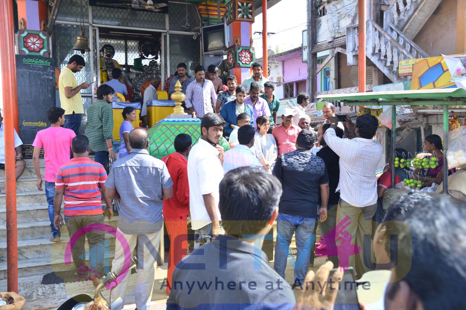 Ekkadiki Pothavu Chinnavada Team Success Tour At Hanuman Junction Temple Photos Telugu Gallery