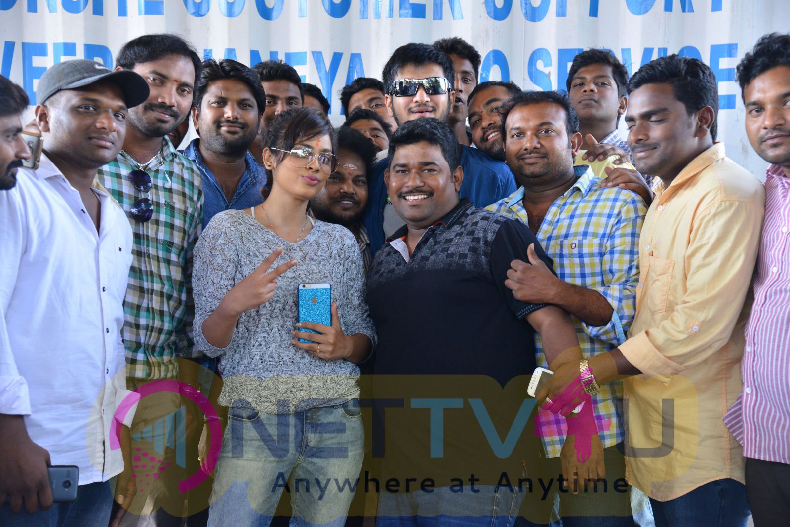 Ekkadiki Pothavu Chinnavada Team Success Tour At Hanuman Junction Temple Photos Telugu Gallery