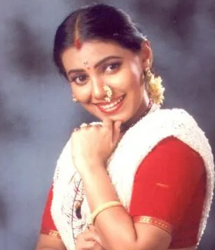 Marathi Movie Actress Maithili Javkar