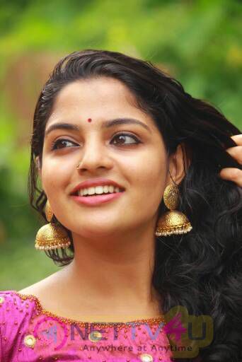 Actress Nikhila Vimal Gorgeous Photos Telugu Gallery