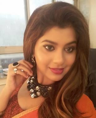 Prajakta Shinde Hindi Movie Actress