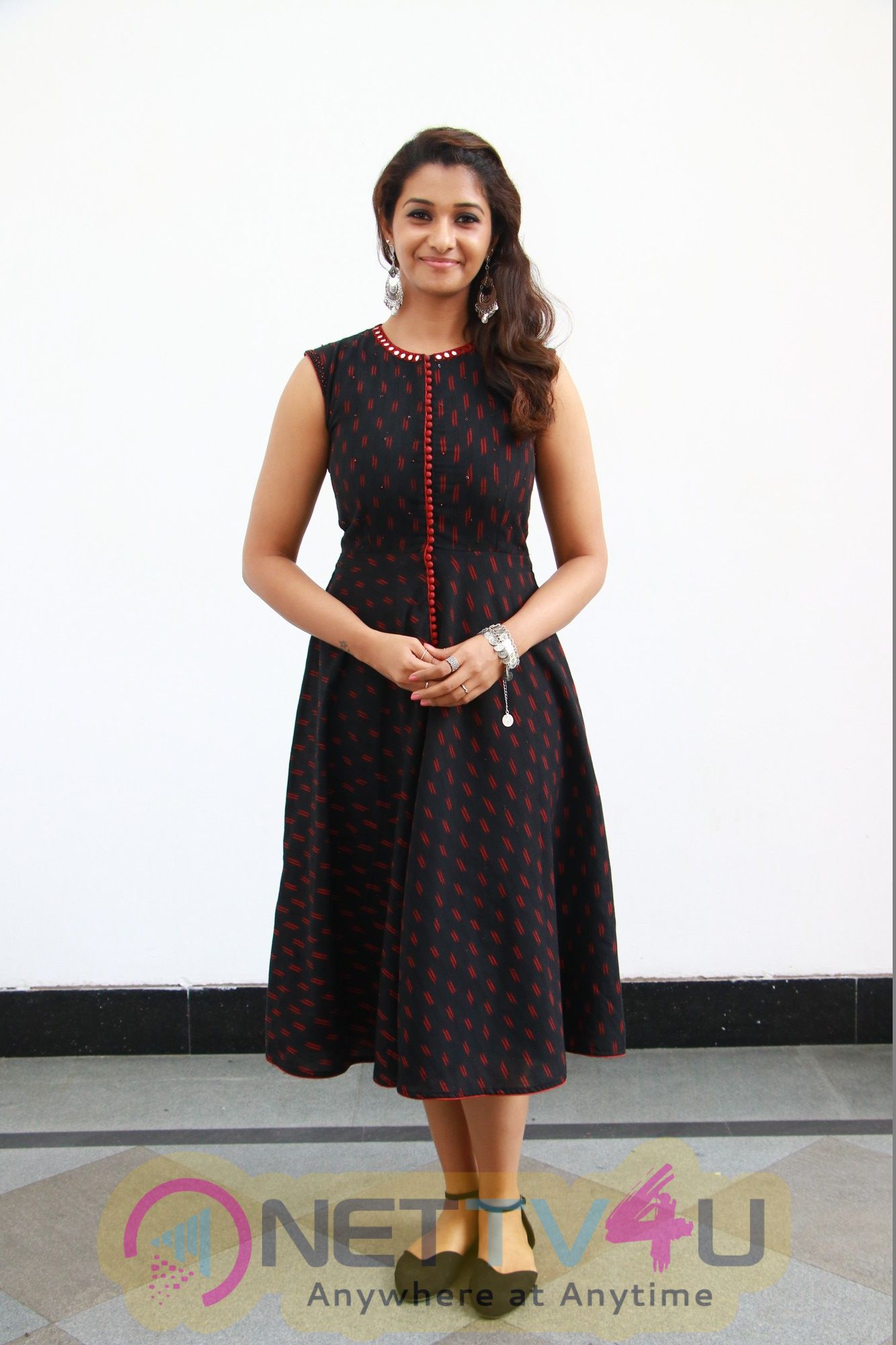  Pretty Actress Priya Bhavani Shankar New Looking Stills Tamil Gallery
