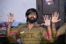 Padithavudan Kilithu Vidavum Movie Pics Tamil Gallery