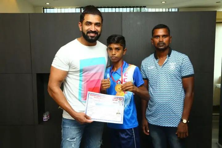 Arun Vijay Surprise Meet To Tamil Nadu Boxers Tamil Gallery