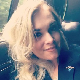 Actress Eliza Taylor Divine Pics English Gallery