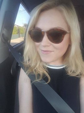 Actress Eliza Taylor Divine Pics English Gallery