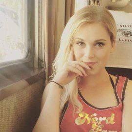 Actress Eliza Taylor Divine Pics English Gallery