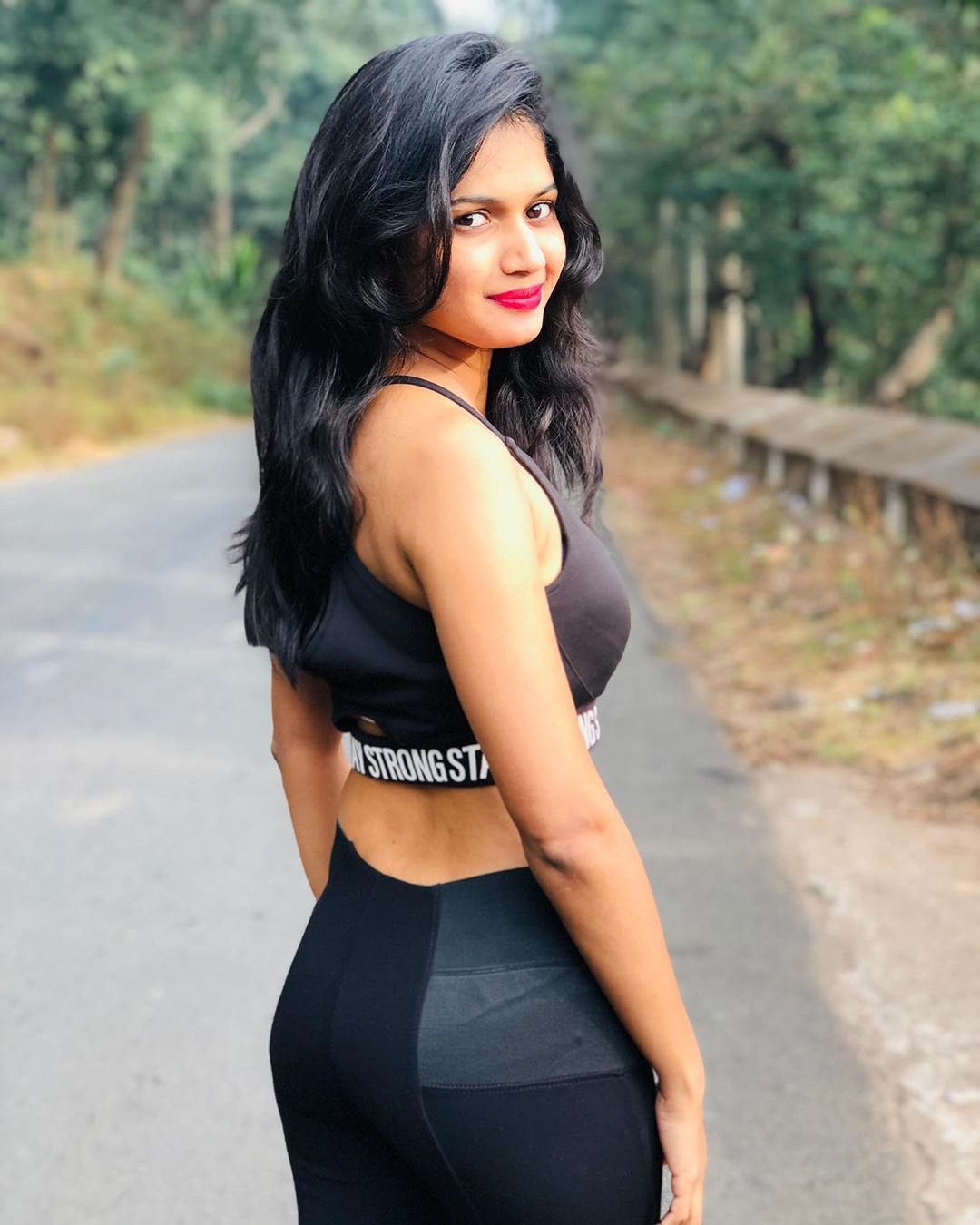 Telugu Contestant Ariyana Glory