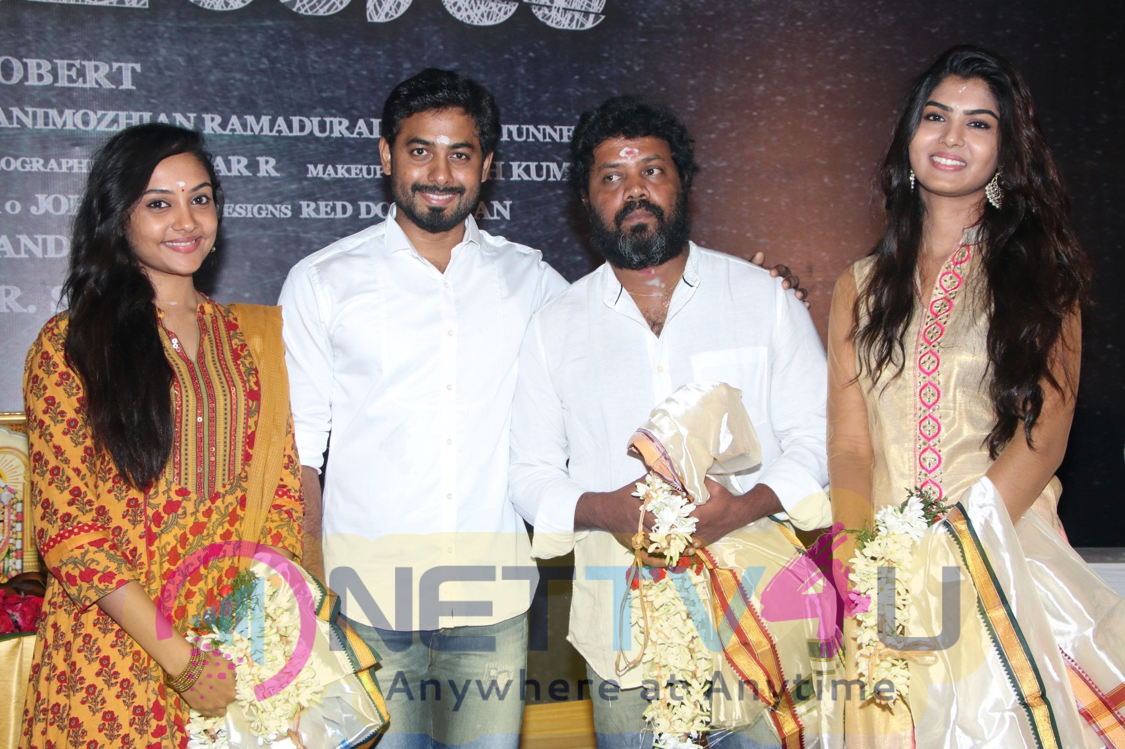 Mouna Valai  Movie Pooja Stills Tamil Gallery
