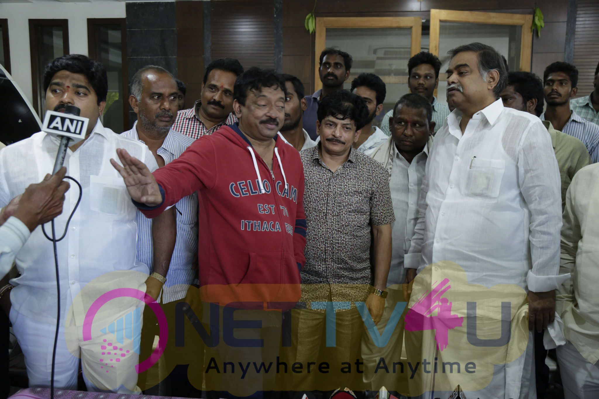 Am Gopal Varma At Vijayawada To Meet Vangaveeti And Devineni Families Telugu Gallery