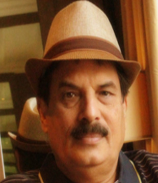 Hindi Author Vinod Kumar Tripathi Bashar
