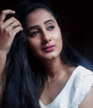 Marathi Movie Actress Manasi Pathak