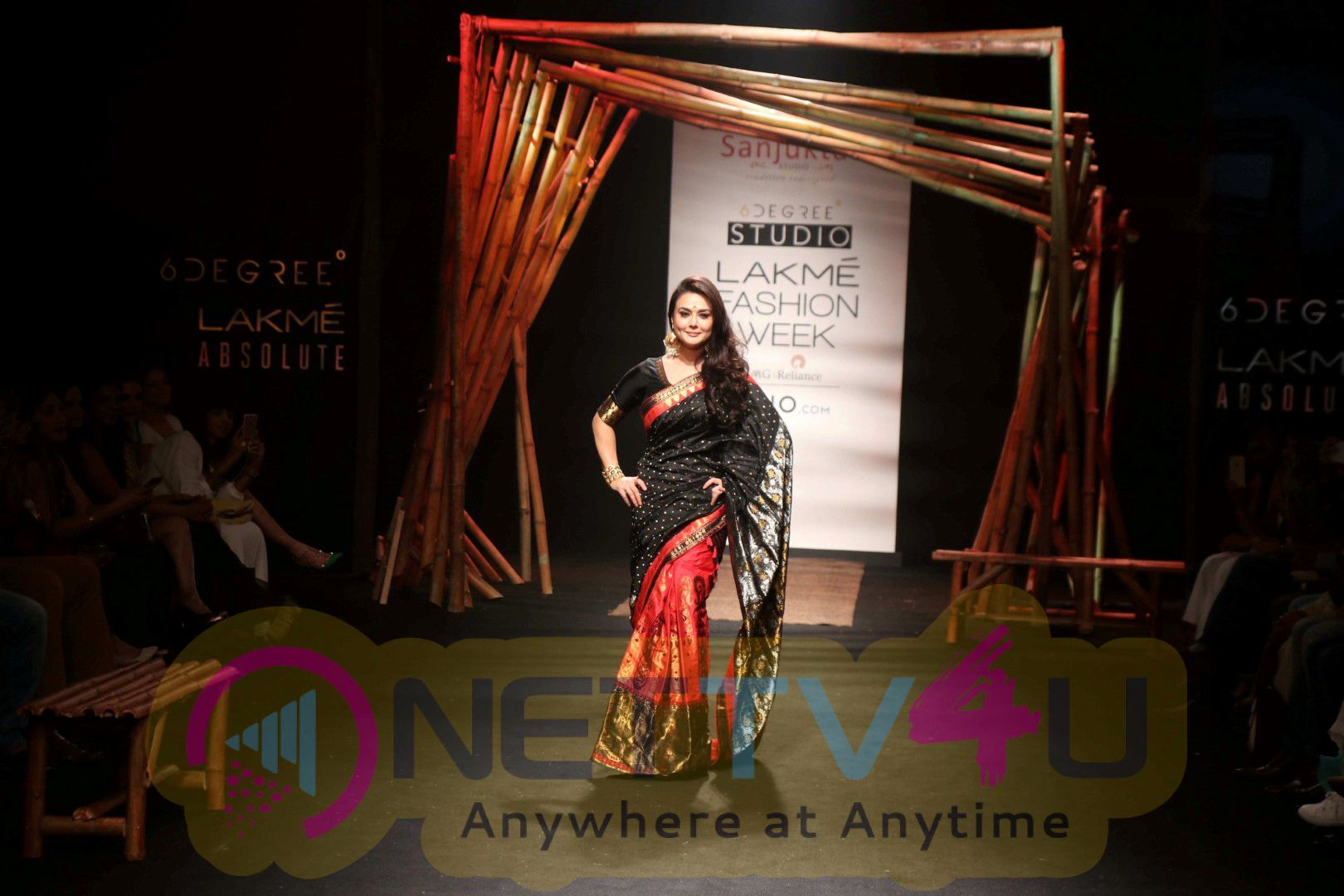 Preity Zinta Showstopper At LFW Summer / Resort 2017 Photos Hindi Gallery