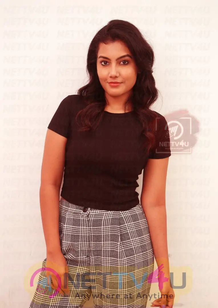 Actress Chandana Raj Exclusive Interview Images Tamil Gallery