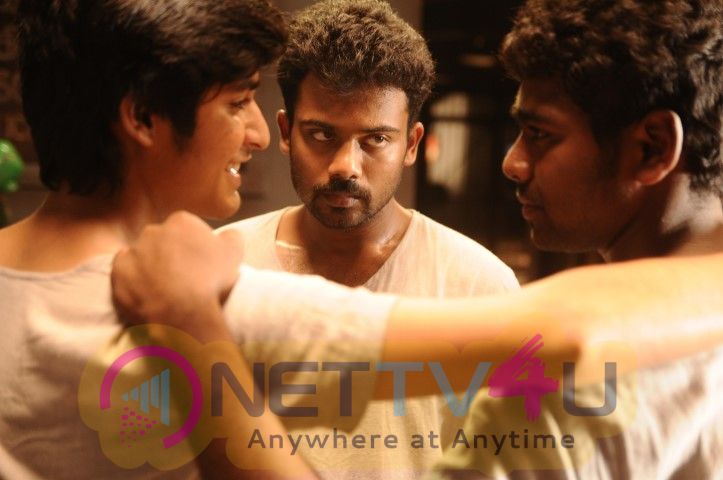 Saaga Movie Working Stills  Tamil Gallery