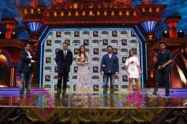 Launch Of New Show Sabse Bada Kalakar With Raveena Tandon & Arshad Warsi Grand Pics Hindi Gallery